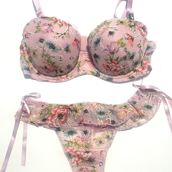 Victoria's secret Bra 36D and matching panty - Picture 2 of 7